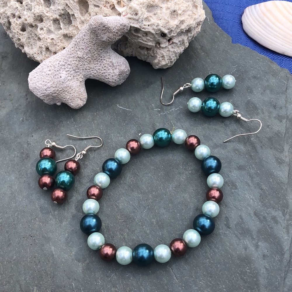 Handmade bracelet with 2 pairs matching earrings - Picture 4 of 4